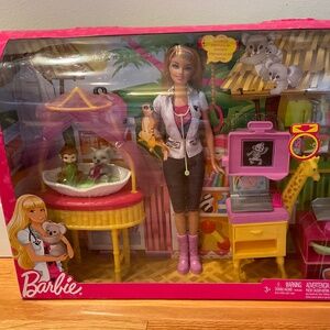 Barbie I Can Be A Zoo Doctor Play Set 2010 New NRFB Complete and Rare